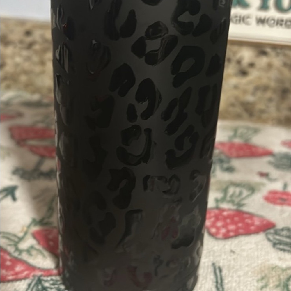 Chic Black Leopard Print Tumbler